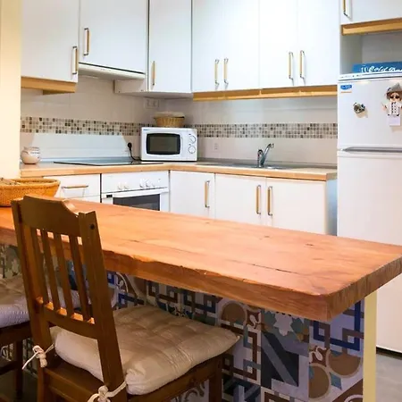 With One Bedroom In Puerto De La Cruz With Wonderful City View Balcony And Wifi 500 M From 아파트 Tenerife Island